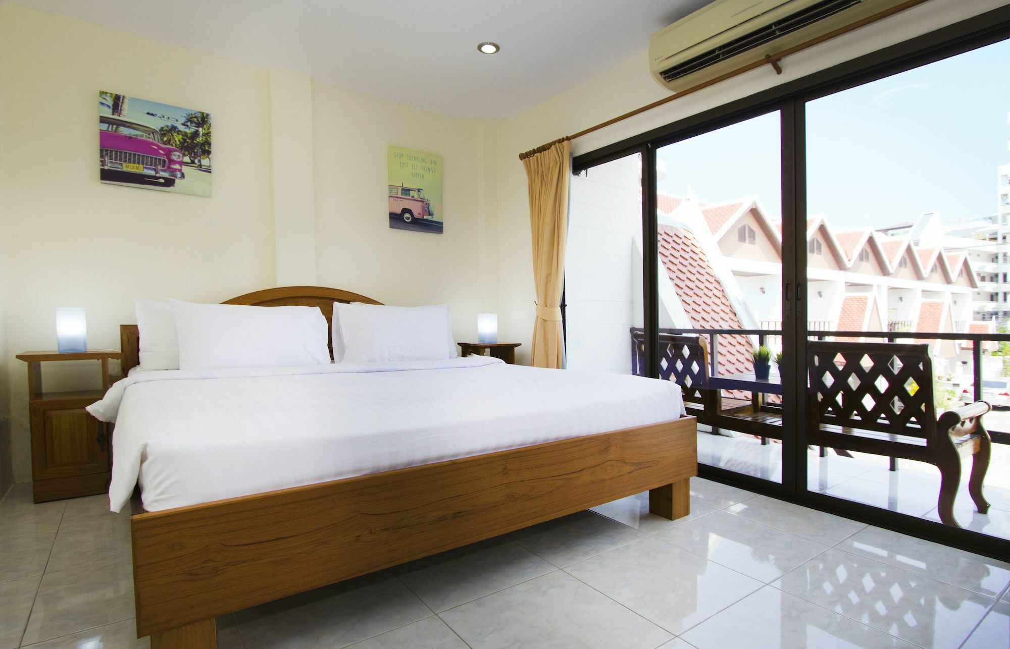 Ashford Villas Cosy Beach Патая Екстериор снимка