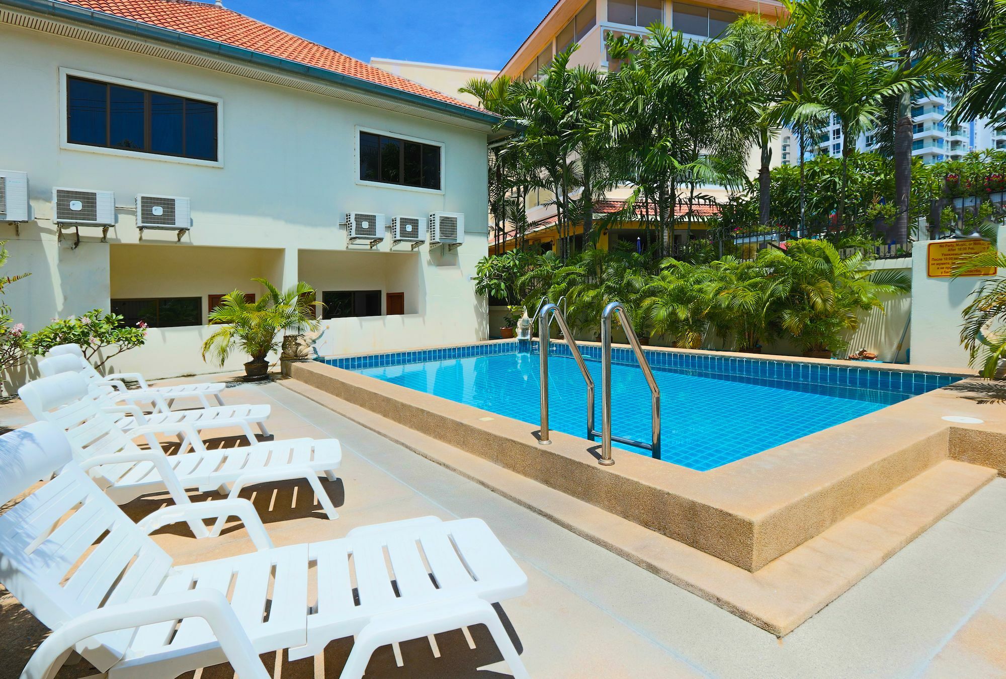 Ashford Villas Cosy Beach Патая Екстериор снимка