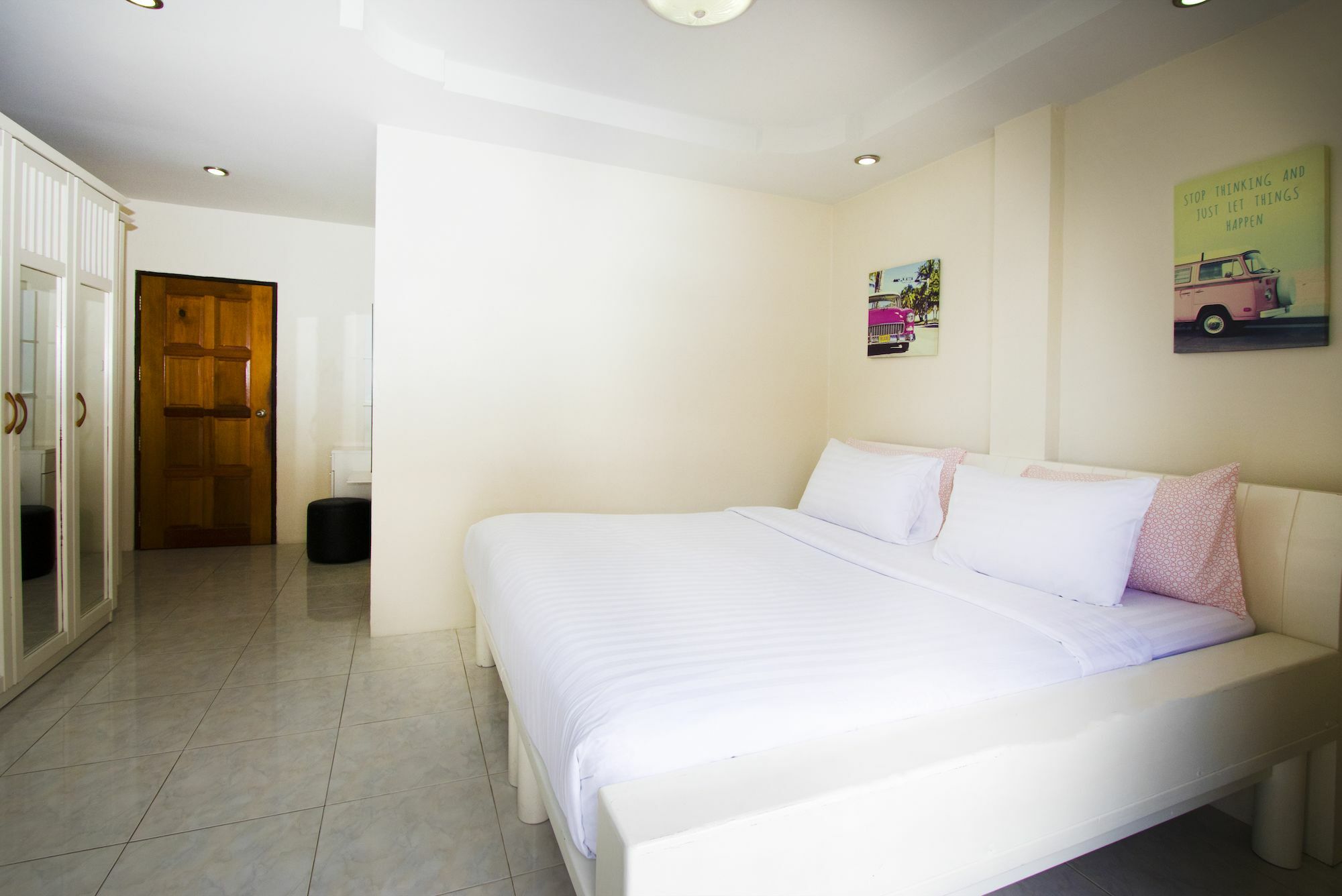 Ashford Villas Cosy Beach Патая Екстериор снимка