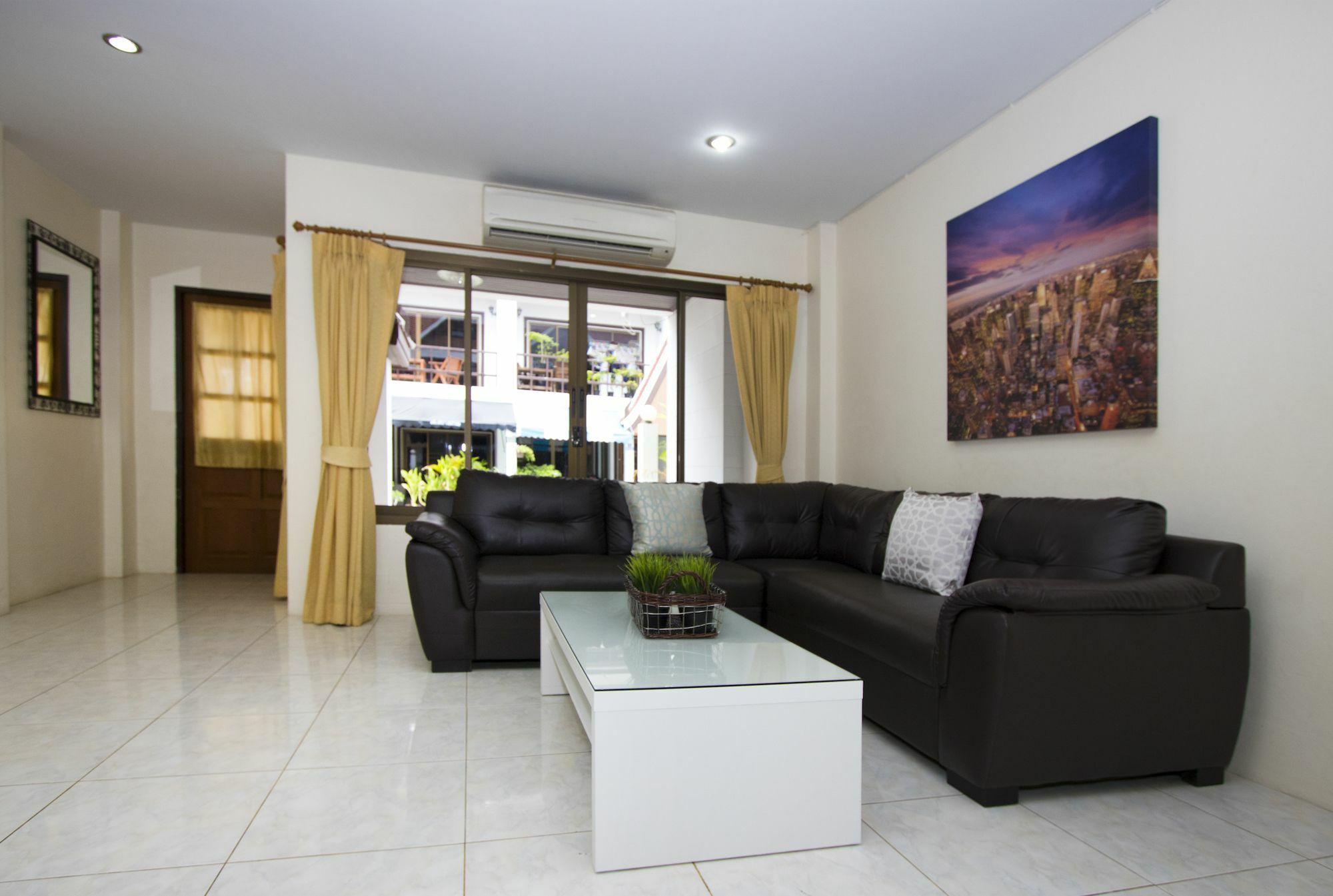 Ashford Villas Cosy Beach Патая Екстериор снимка