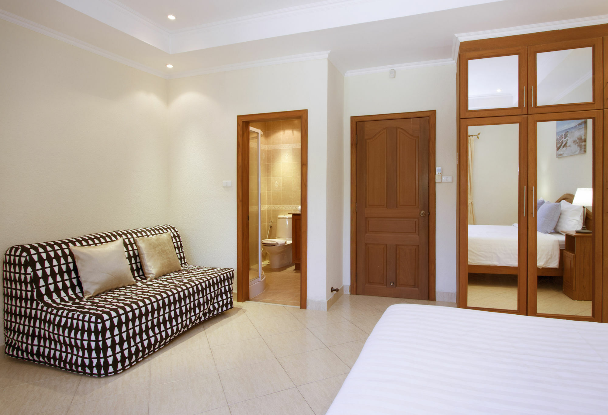 Ashford Villas Cosy Beach Патая Екстериор снимка