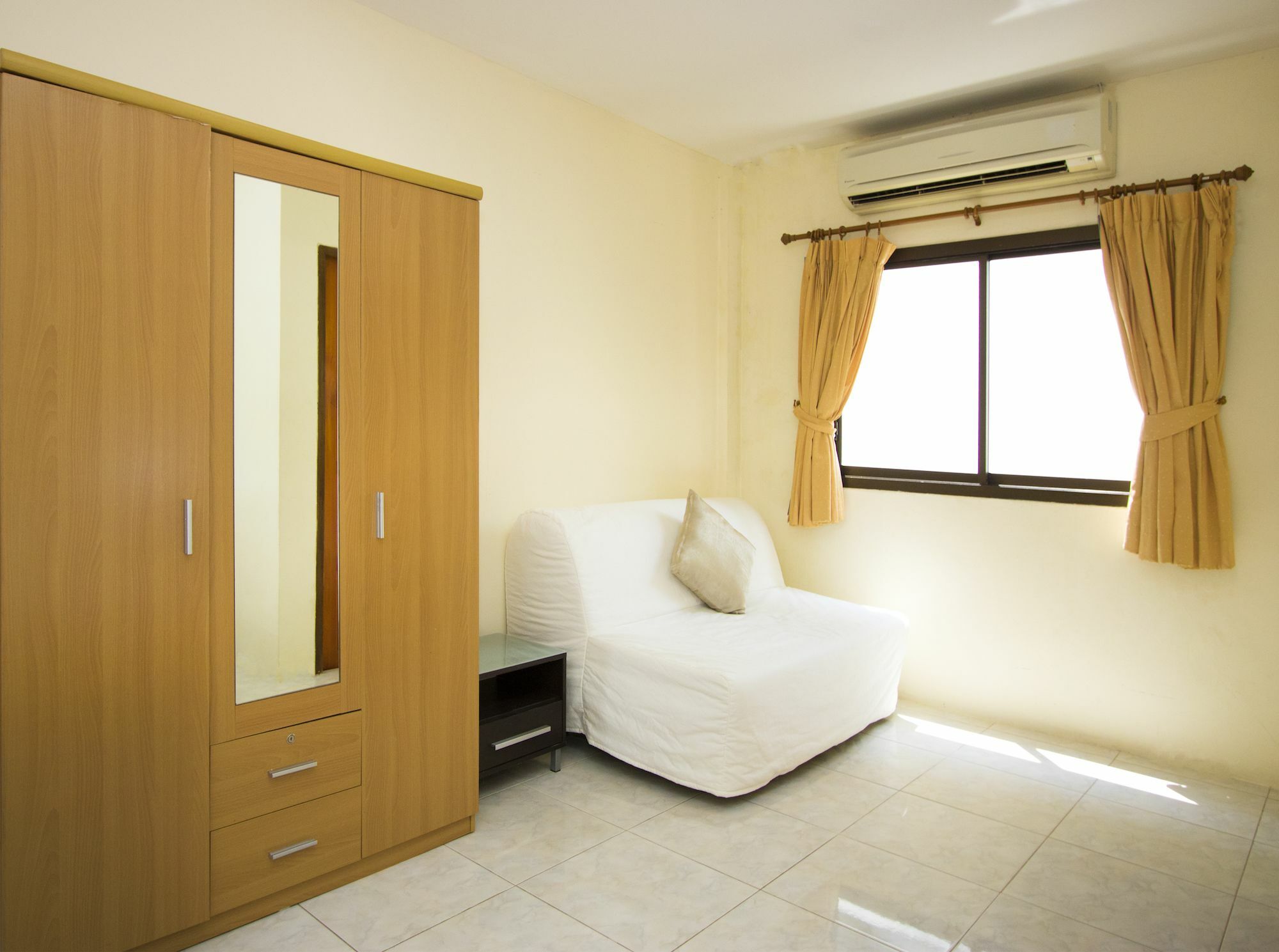 Ashford Villas Cosy Beach Патая Екстериор снимка
