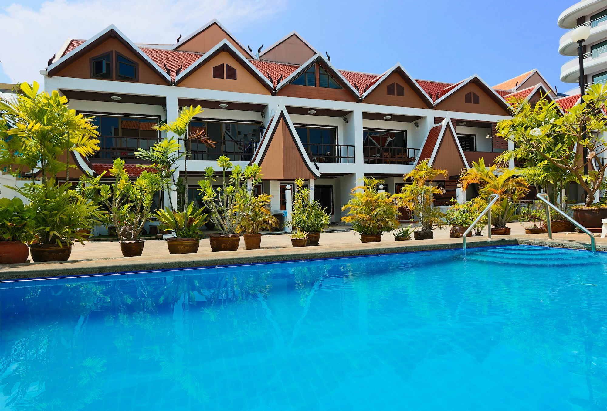Ashford Villas Cosy Beach Патая Екстериор снимка