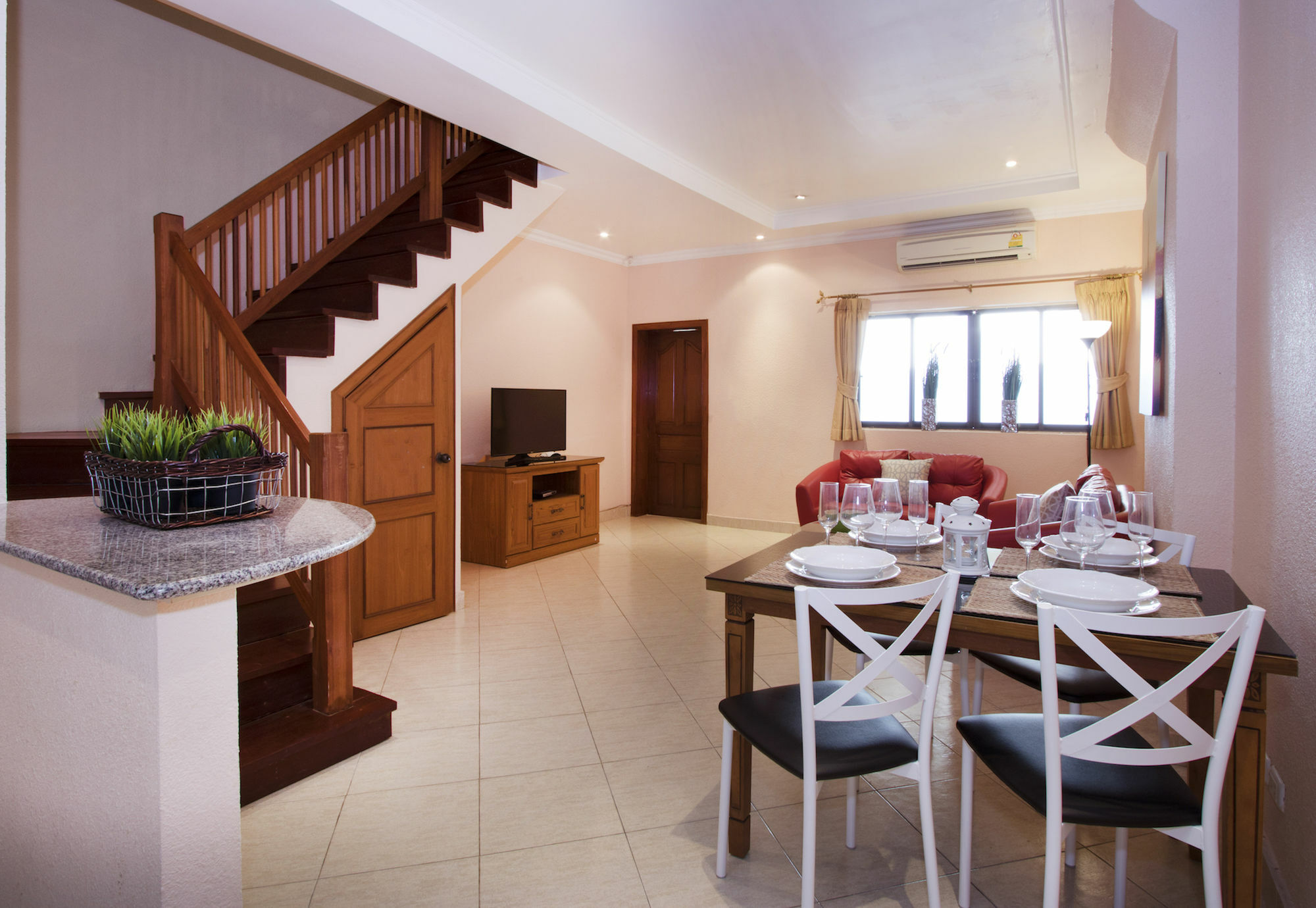 Ashford Villas Cosy Beach Патая Екстериор снимка